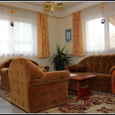 Ezustfenyo Vendeghaz Tállya